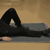 Short clip of a person doing thigh muscle contractions